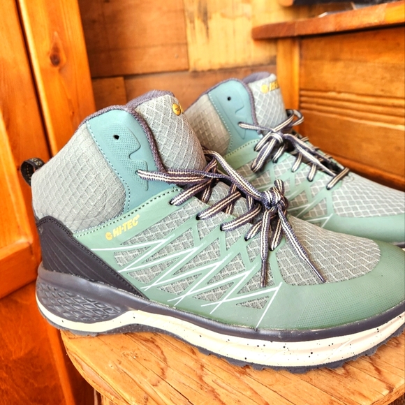 Hi-Tec Other - HI-TEC MENS DESTROYER MID TRAIL HIKING BOOTS-MENS SIZE 11